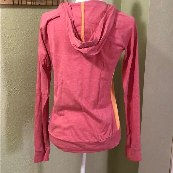 EUC Puma Long-Sleeve Hooded Tee, size s - Picture 4 of 6